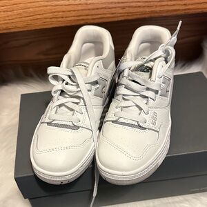 New Balance 550 New  with tag. Size 6